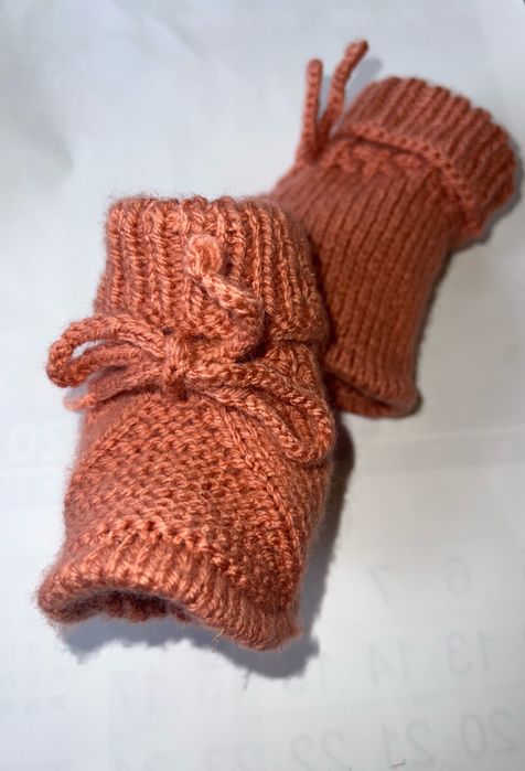 Плетени на ръка терлички/шушони за бебета