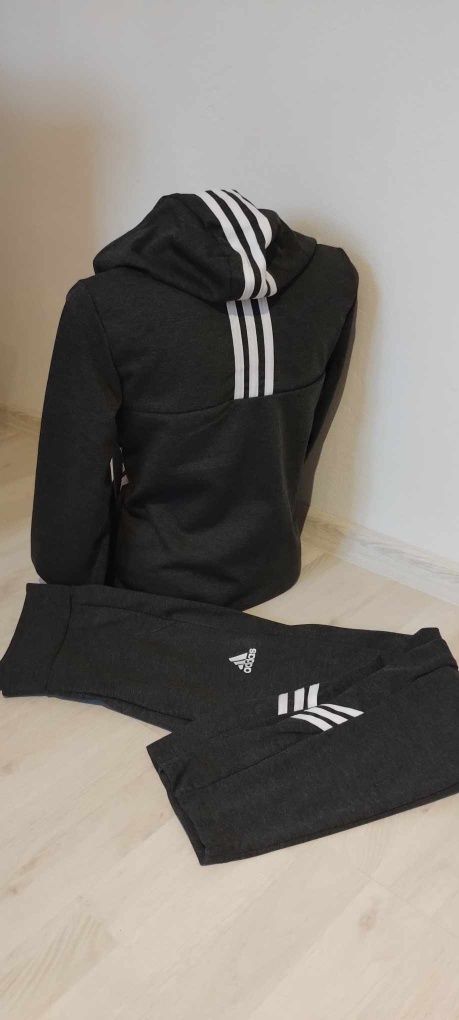 Treninguri dama Adidas.