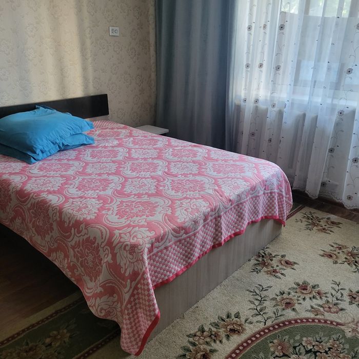 1 ком.я район Цума.часы ,ночь