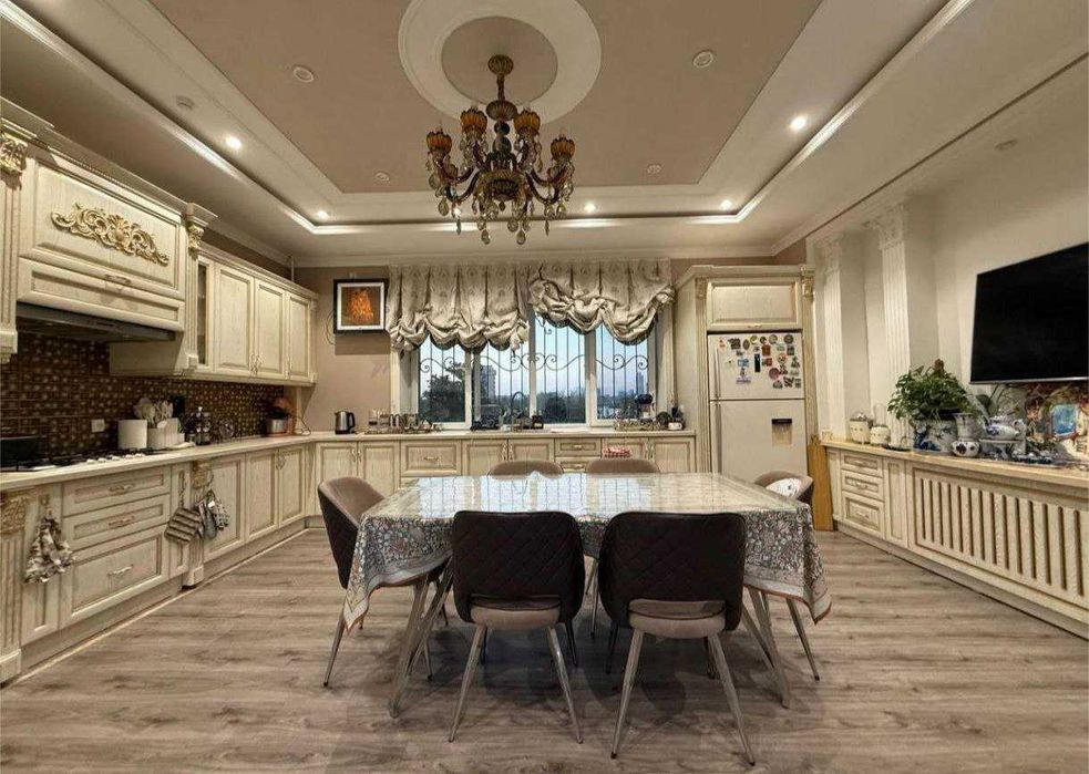 СРОЧНО ПРОДАЁТСЯ Глинка Габус
Яккасарайский   р-н 4/6/8