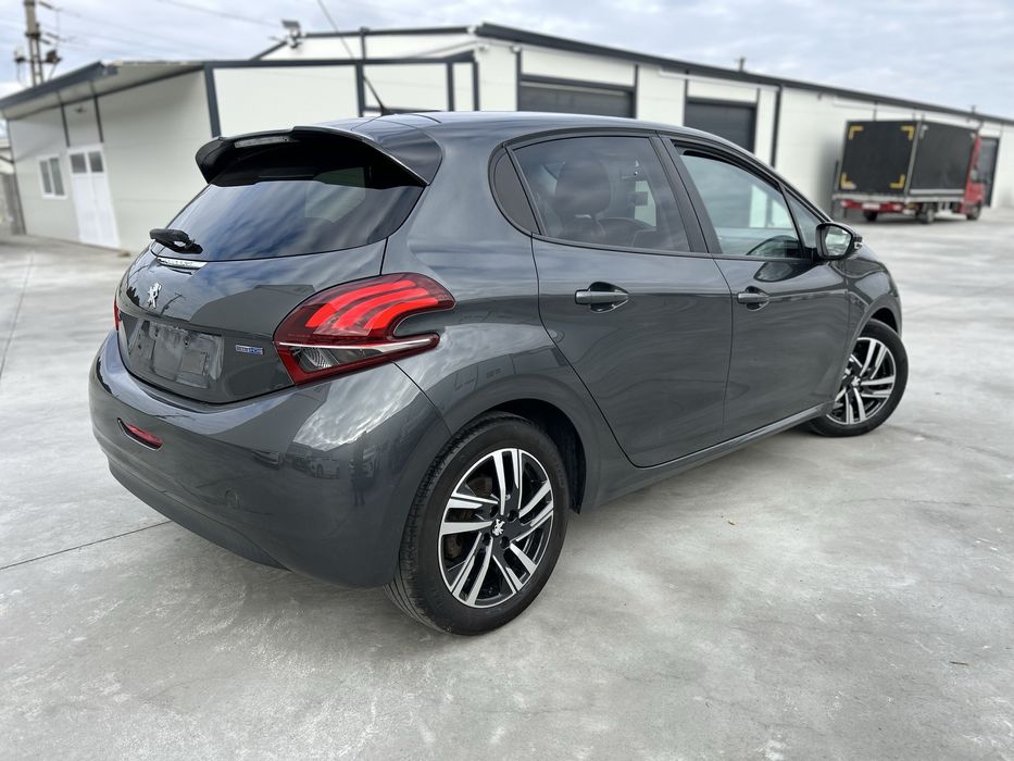 Peugeot 208 // 1.6HDI // Euro6 // 2015