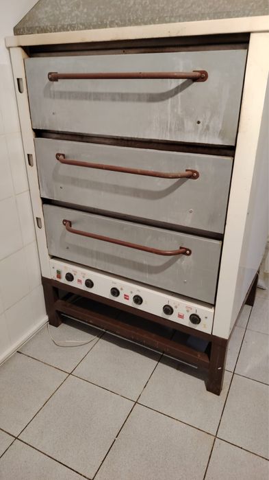 Продам электро хлебопекарнаую печь