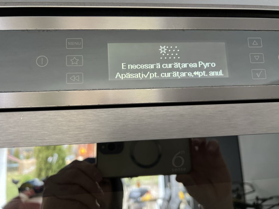 Cuptor incorporabil Autoocuratate 6 simti Whirlpool AKZM 6520 IX