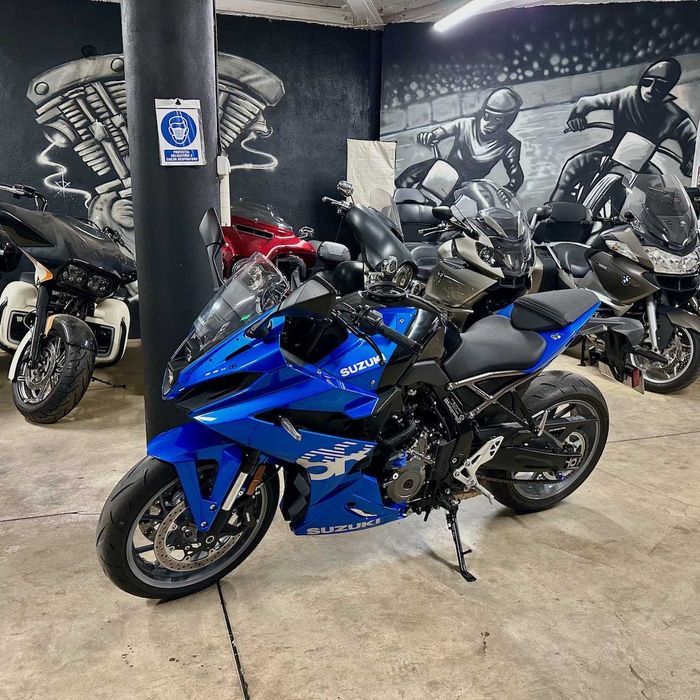 De vanzare - GSX8R Suzuki