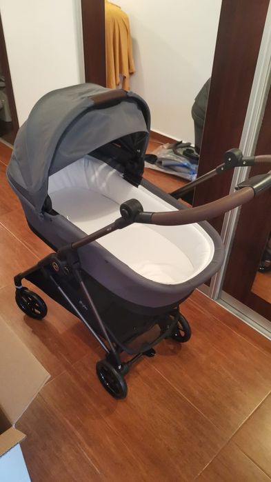 Noul Carucior reversibil 3 in 1 Cybex Melio Carbon + landou și scoică