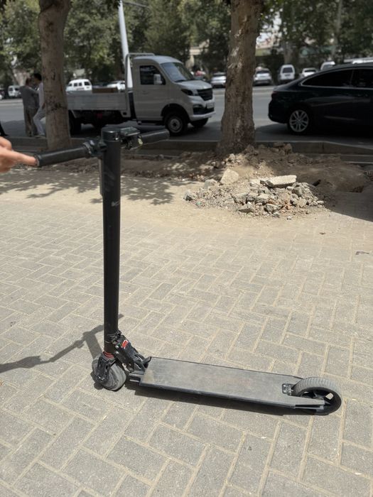 Электронный самокат в хорошем состоянии