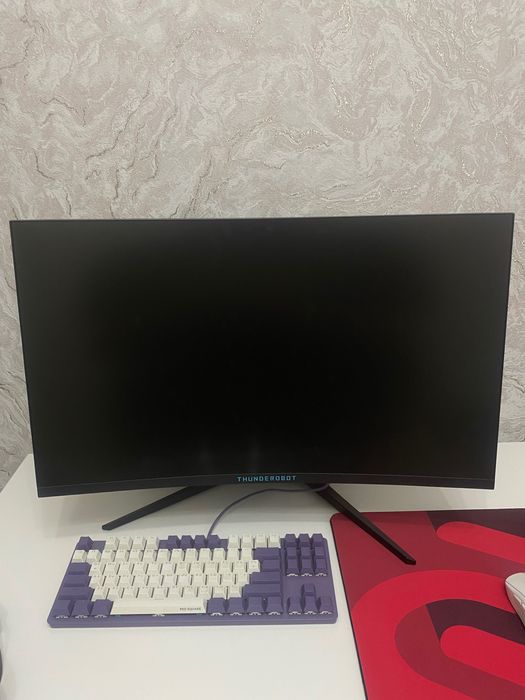 Игровой монитор Thunderobot 240 гц