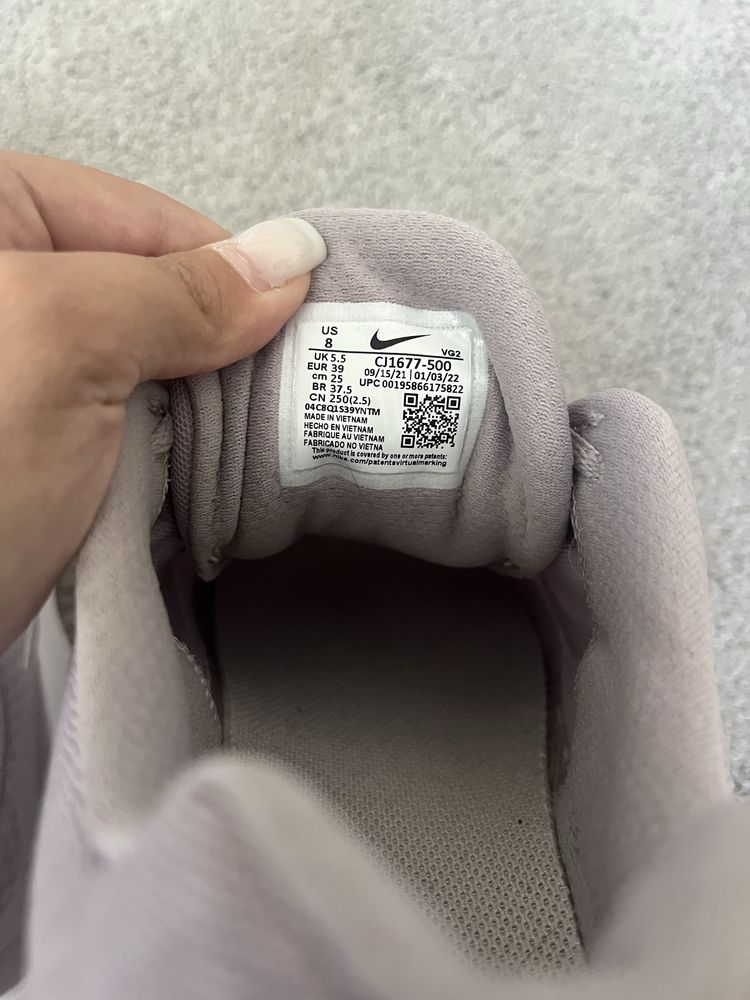 Маратонки Nike