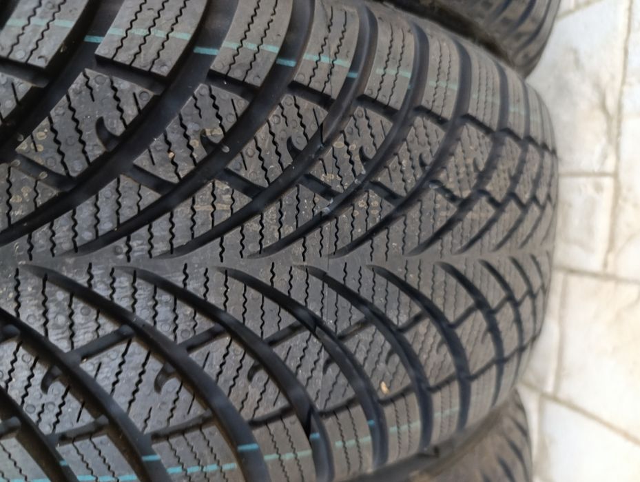 Зимни гуми Waterfall (Lassa) 215/60/16