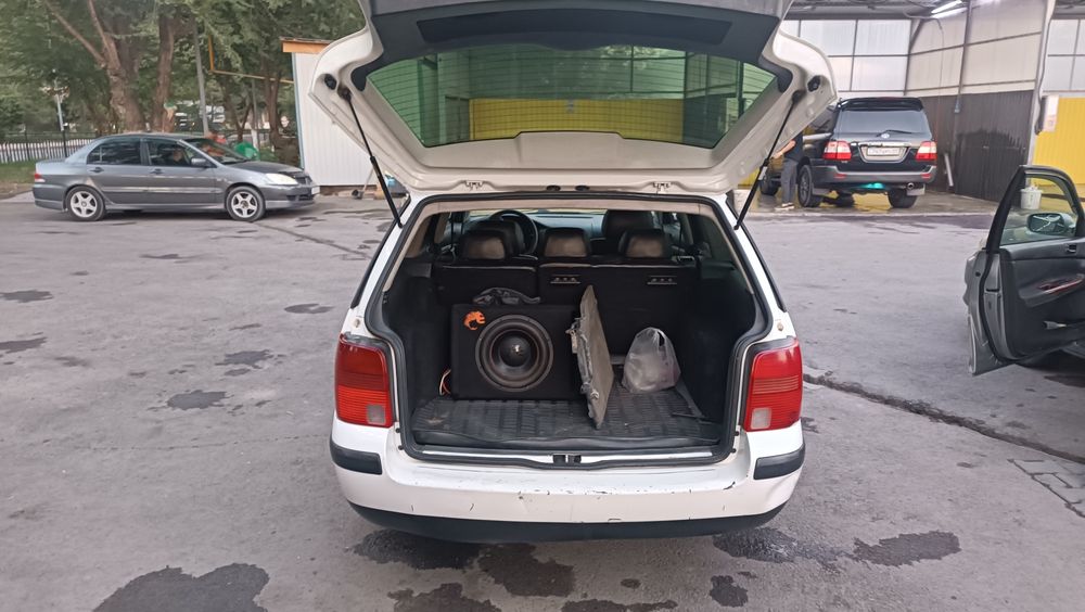 Автомобильный сабвуфер