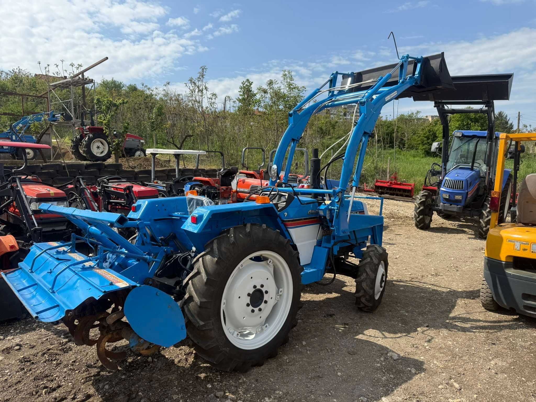 Челен товарач MITSUBISHI MT2801 4x4