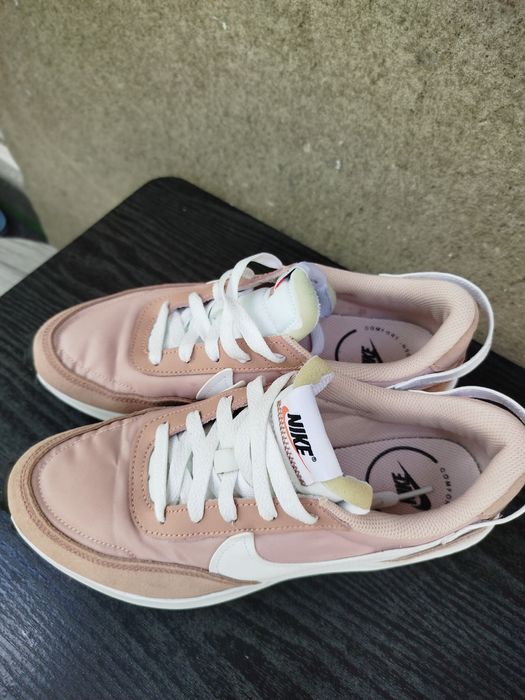 Дамски маратонки Nike розово