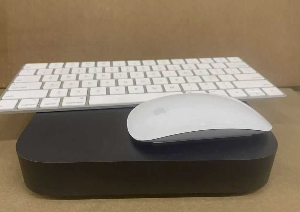 Компьютер Apple Mac Mini 2018 (мак мини) клавиатурой и мышью