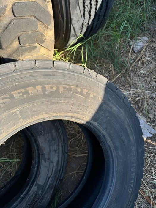 235/75 R17.5 Semperit