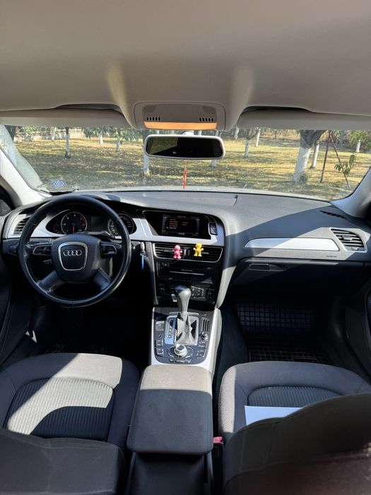 Vând Audi A4 b8 2012