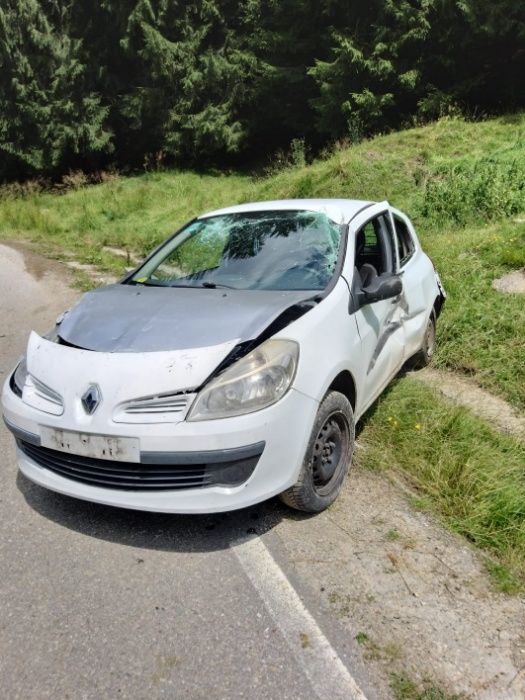 Dezmembrari Dezmembrez piese renault clio 3 III 1,5 diesel euro 4