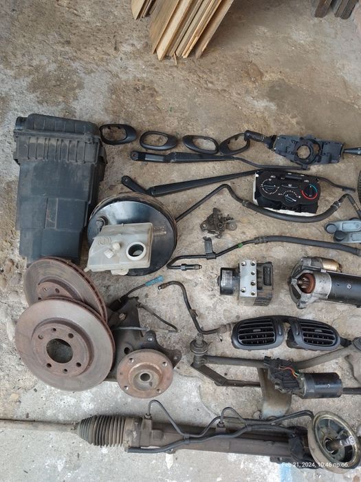 Продавам части от Пежо 206  чист дизел всичко части работят