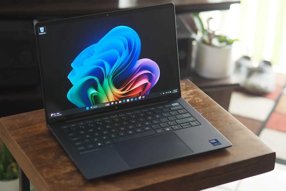 Laptop HP EliteBook Ultra G1i OLED Ultra 7 258V 32GB Ram 1TB Nou Firma