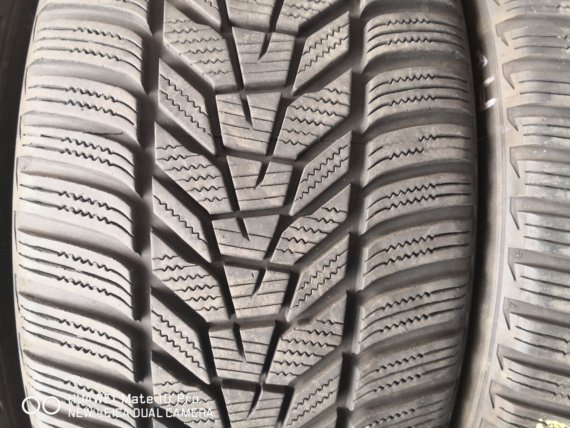 235 35 19 цола гуми като hankook dot 20