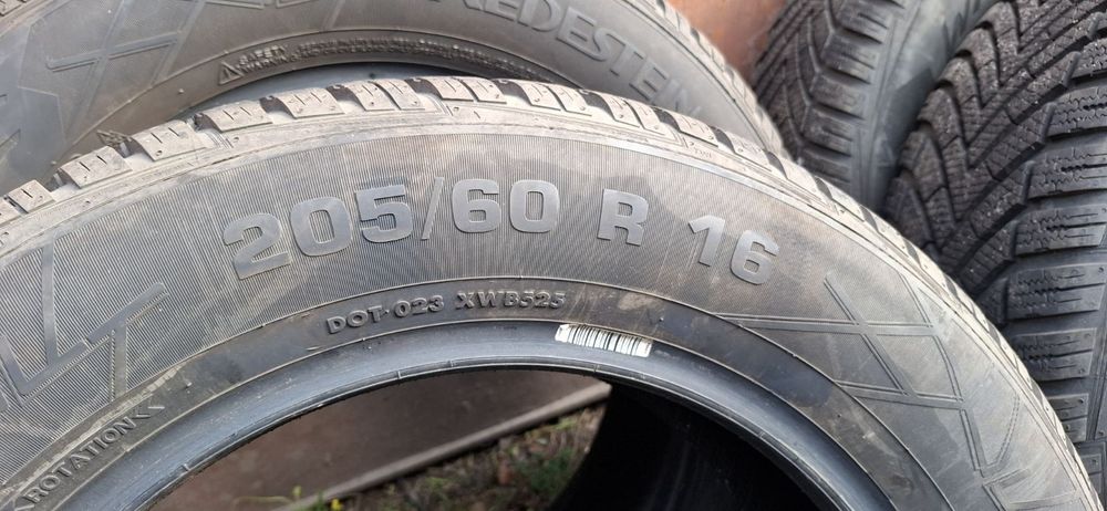 Зимни гуми Vredestein, 205/60 R16 , 4 броя