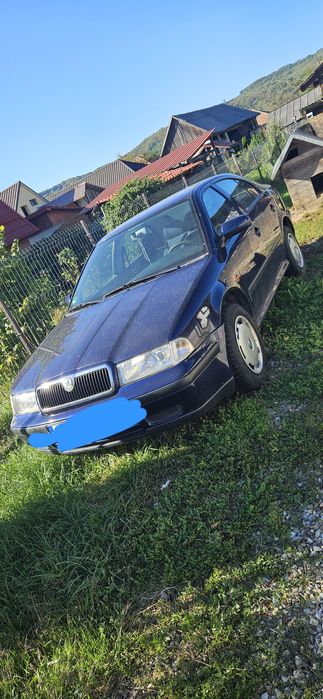Vand Skoda Octavia 1 pentru dezmembrari,cutie viteze stricată