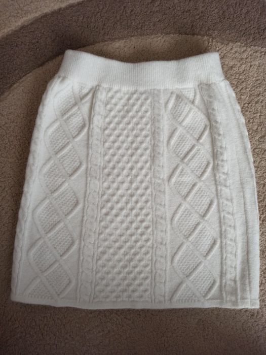 Зимна пола Mango, бяла