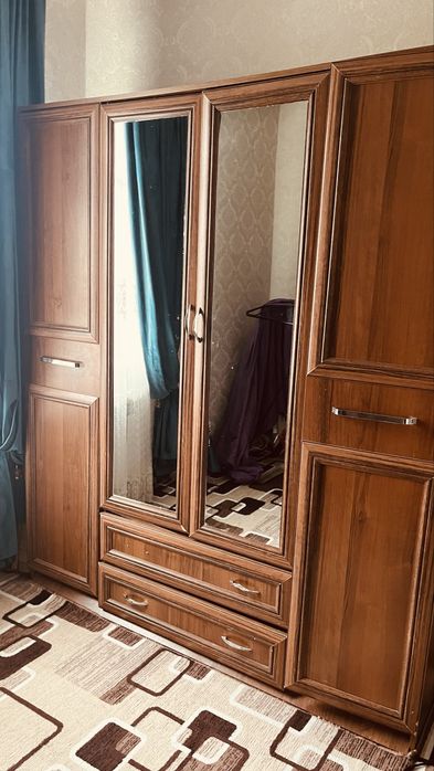 Шкаф для одежды в хорошем состоянии