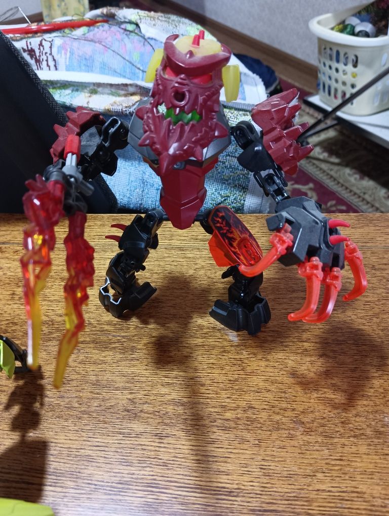 Продам оригинал Лего Bionicle