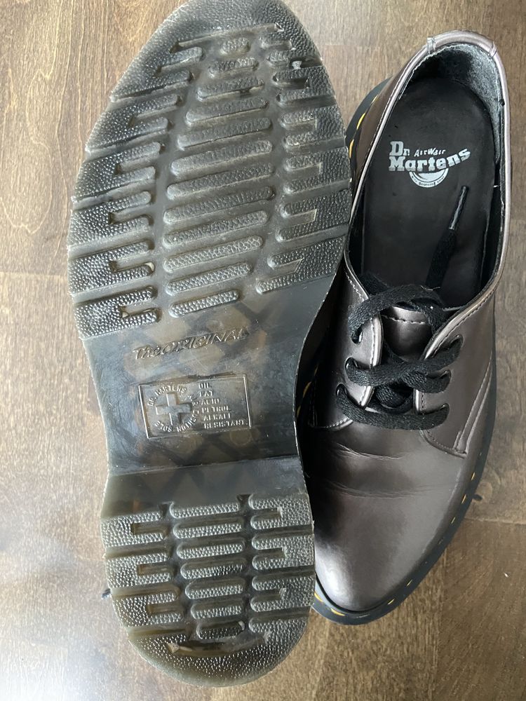 Pantofi Dr Martens noi