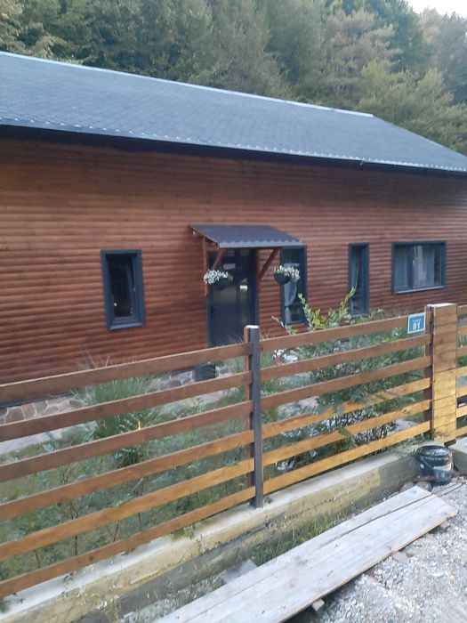 Cabană la padure