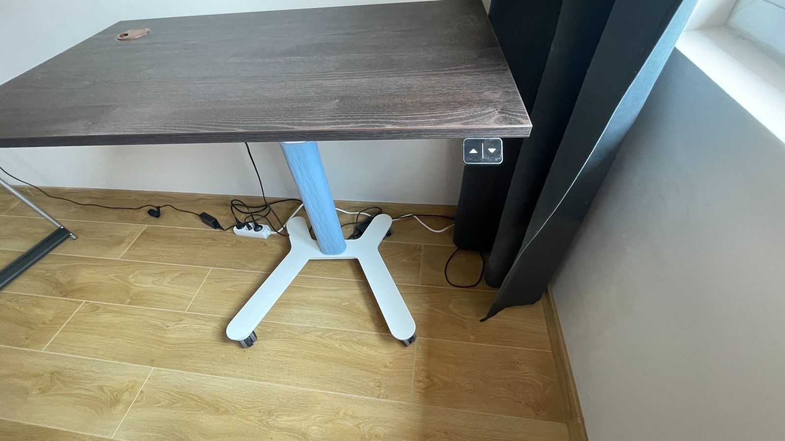 Офис бюро с повдигащ механизъм от ChairPro