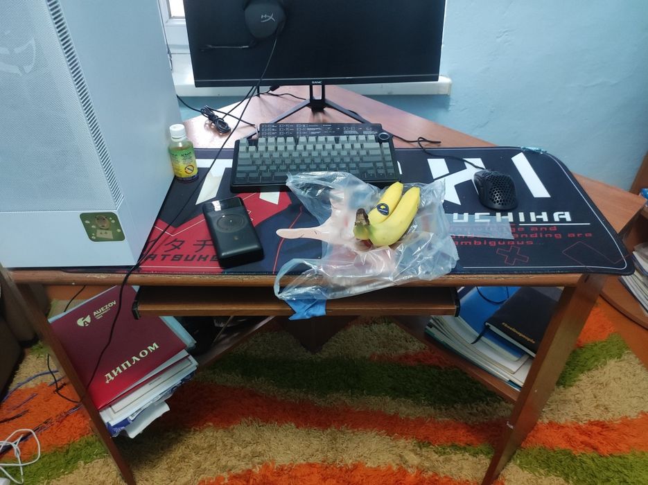 Стол для работы..
