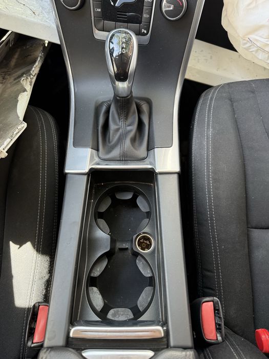 Волво xc60 2015 година