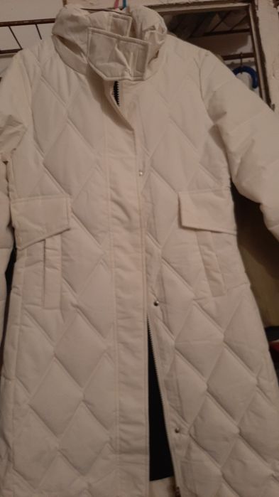 Пухавык белый. Размер 46. Цена 15 000 тг. Пройзводства Кореа.