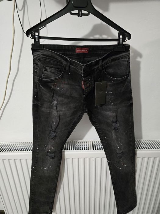 Blugi noi mărimi 31,32, disponibil.