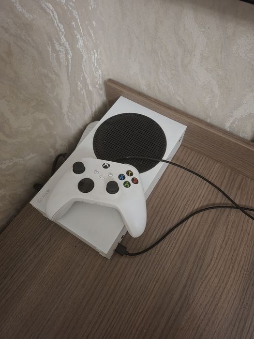 Продам x-BOX 512GB SSD недорого ,в хорошем состоянии