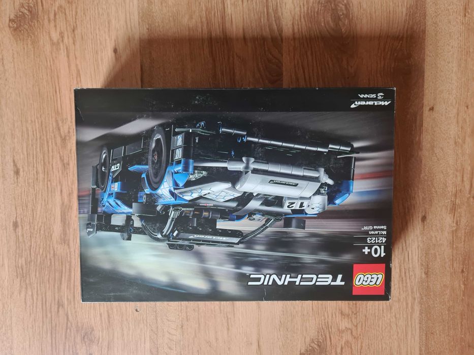 Lego technic 42139  si lego 42123