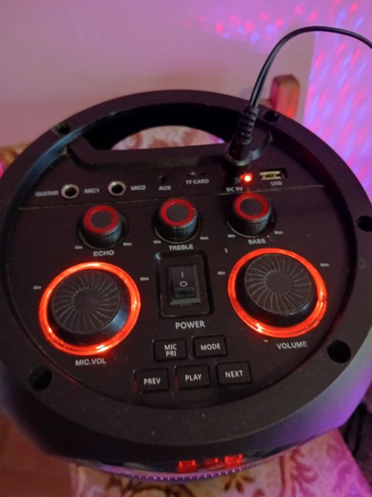 Boxa mare portabila .