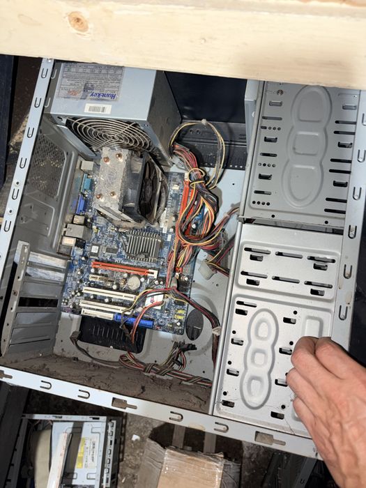 Компютерные кейсы на запчасти