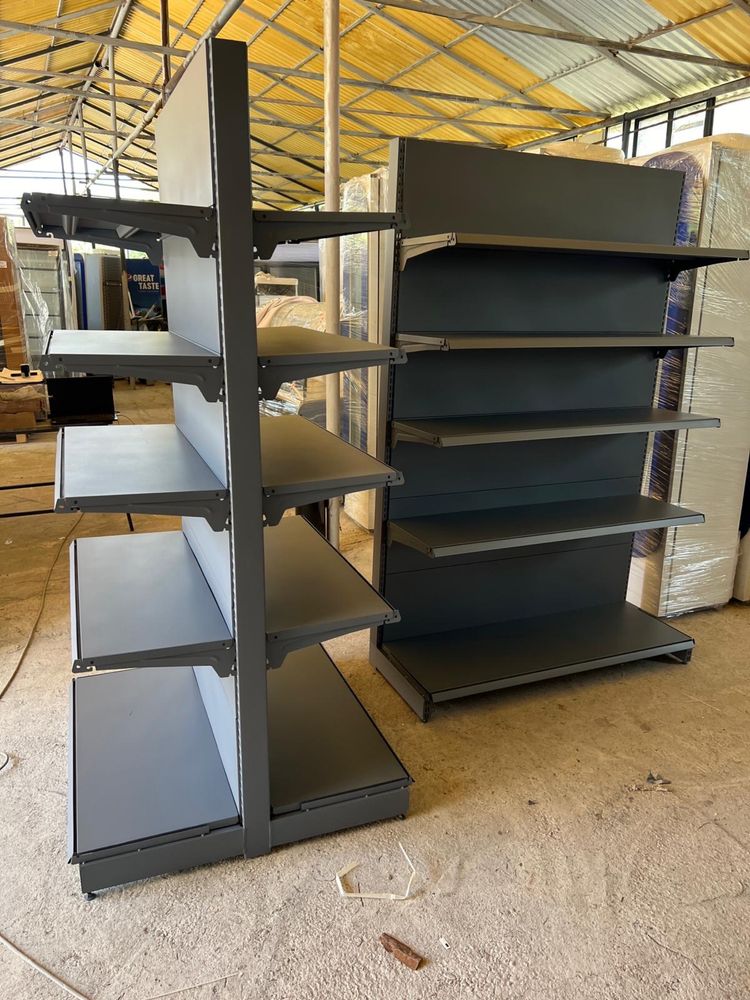 Rafturi metalice de mohaloc pentru magazine alimentare