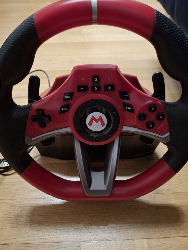 Vând urgent volan Nintendo Switch Mario kart HORI