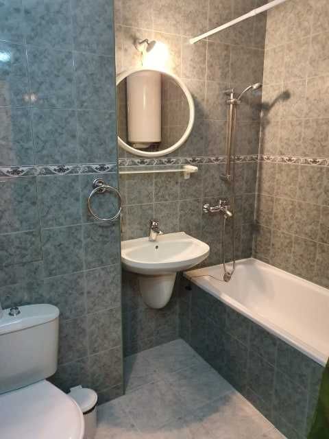 Дава се под наем Двустаен апартамент в Бургас, Център - 50 кв.м за 215 € - Снимка #13