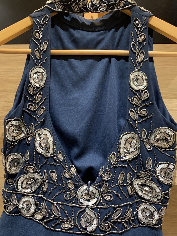 Официална рокля Lace and beads размер XS нова