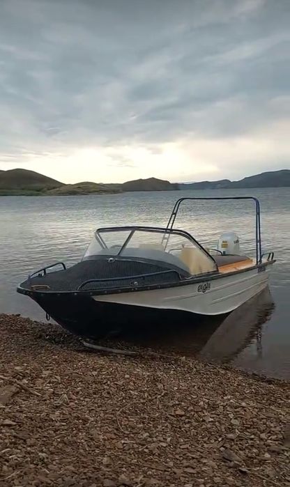 Продам лодку днепр