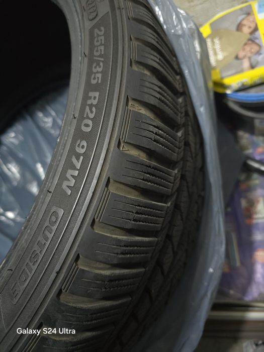 2 buc Kumho wintercraft 255 35 r20, dot 2024