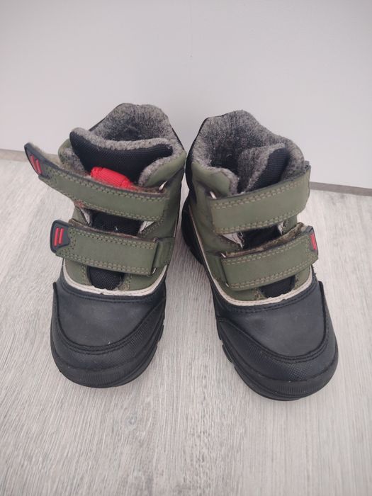 Детская обувь цвет зелёный