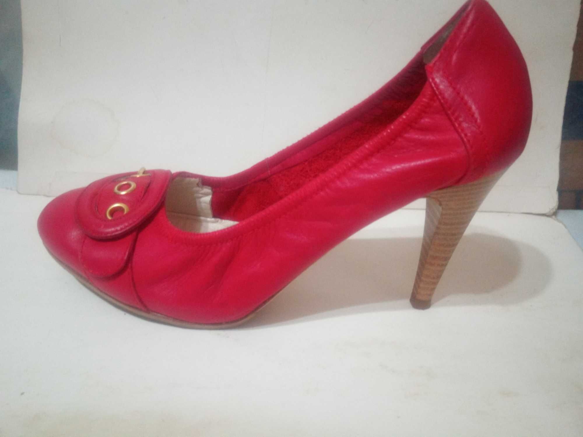 Туфли красные перчаточная кожа, размер 40 Испания - Unisa.