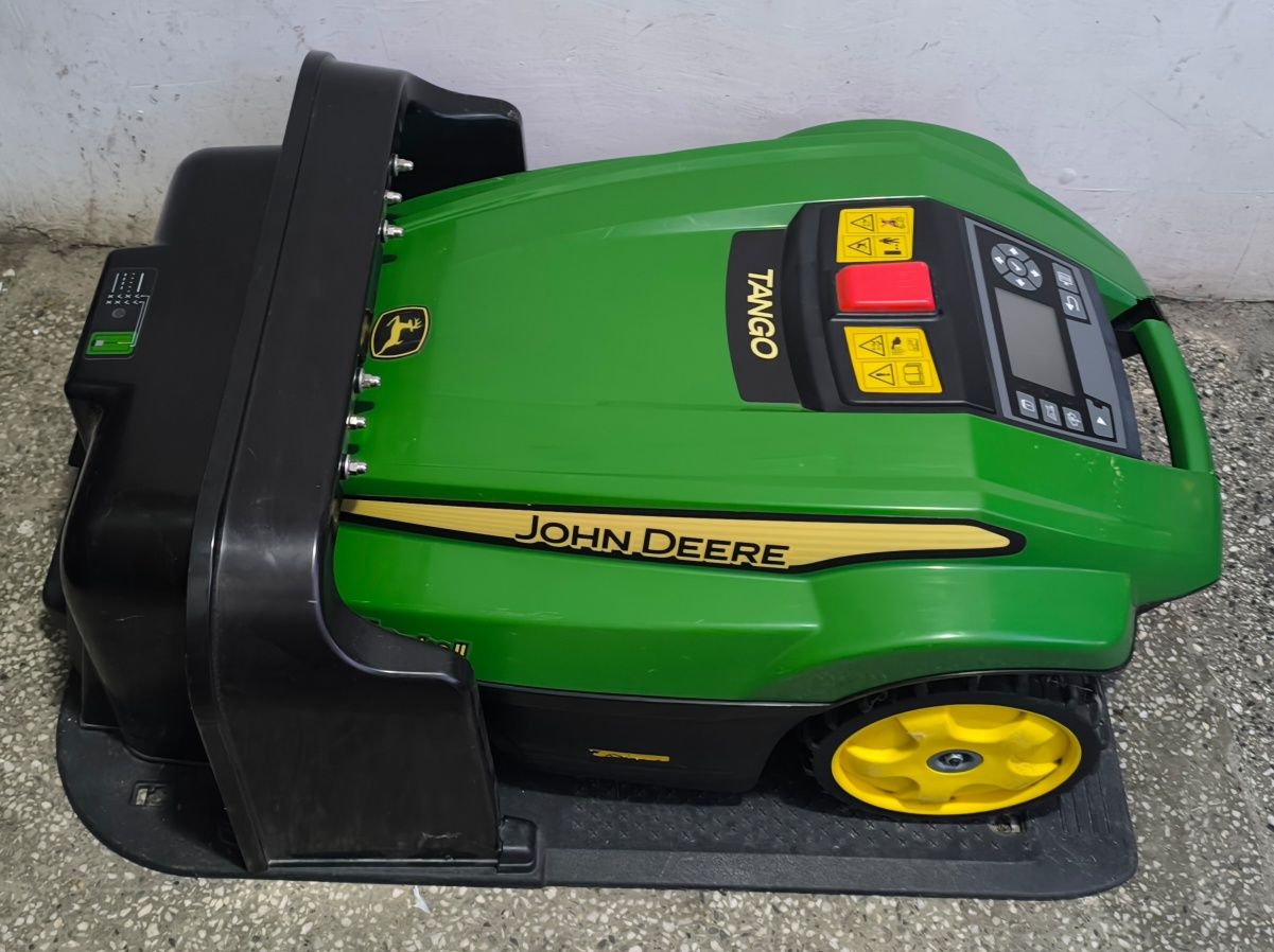 John Deere Tango E5 Series II ,косачка робот със забележки