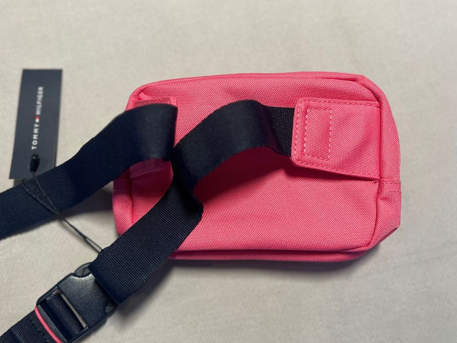 Нова! Чанта за кръста Tommy Hilfiger