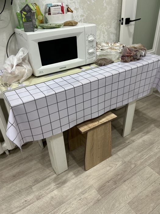 Продам кухонный стол за 20000